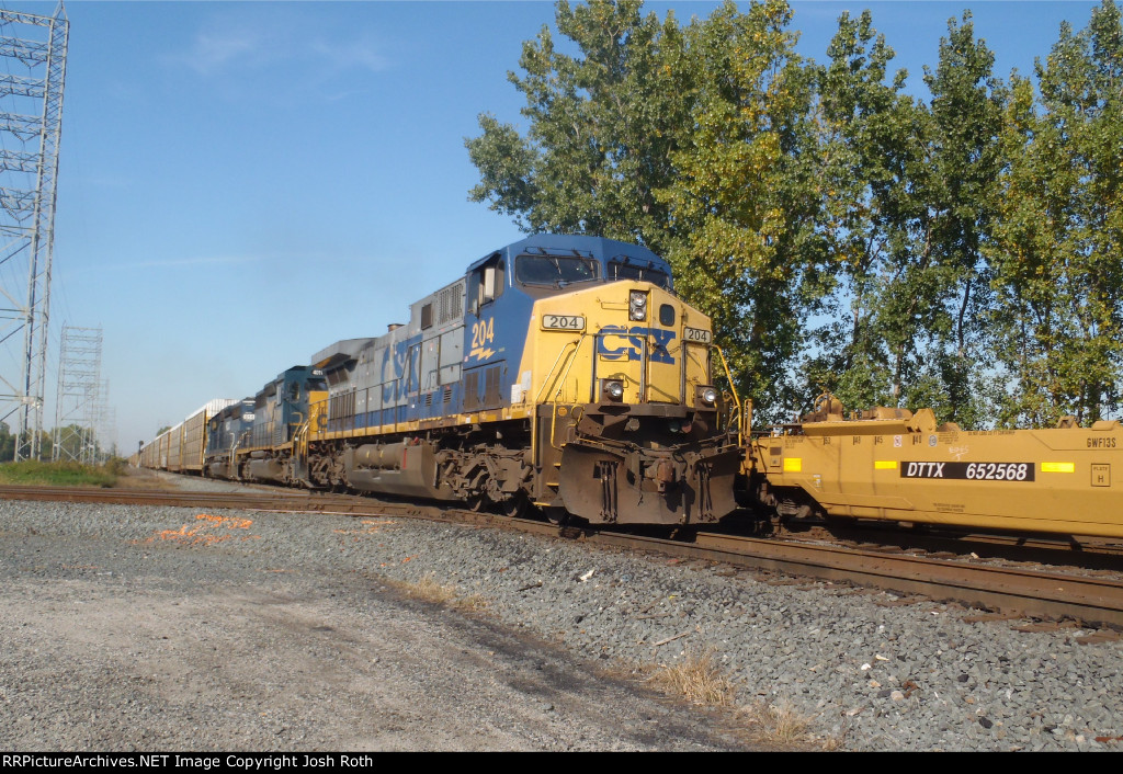 CSX 204, CSX 2011 & HLCX 8149